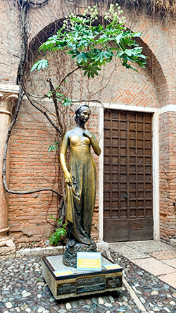Statua Giulietta Verona
